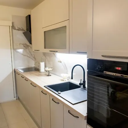 Apartament Yellow *