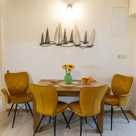 Apartman Yellow *